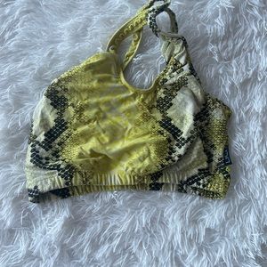 One shoulder sport bra